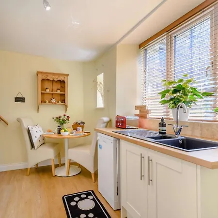 1 Bed In Harrogate Oc-88520 *